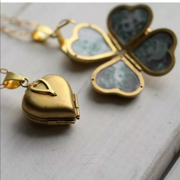Urban Outfitters Jewelry Vintage Folding Heart Locket Necklace